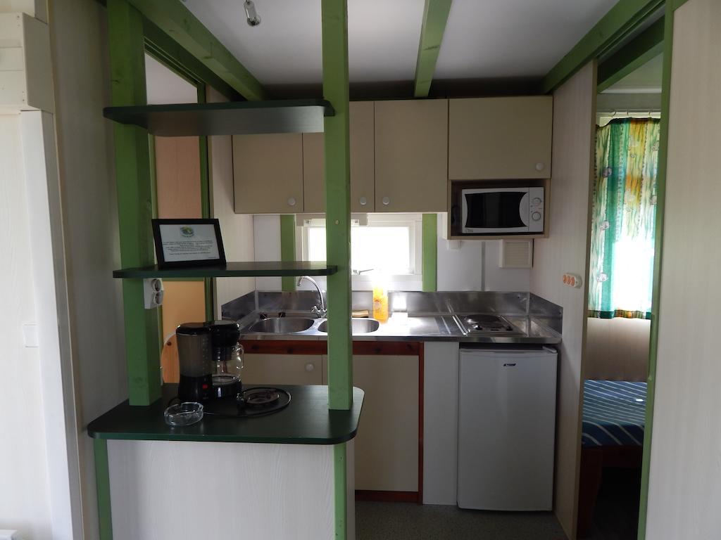 Camping Du Moulin Hotel Meyrieu-les-Etangs ห้อง รูปภาพ