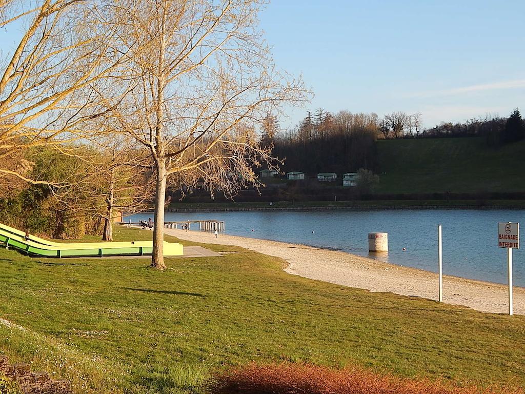 Camping Du Moulin Hotel Meyrieu-les-Etangs ภายนอก รูปภาพ