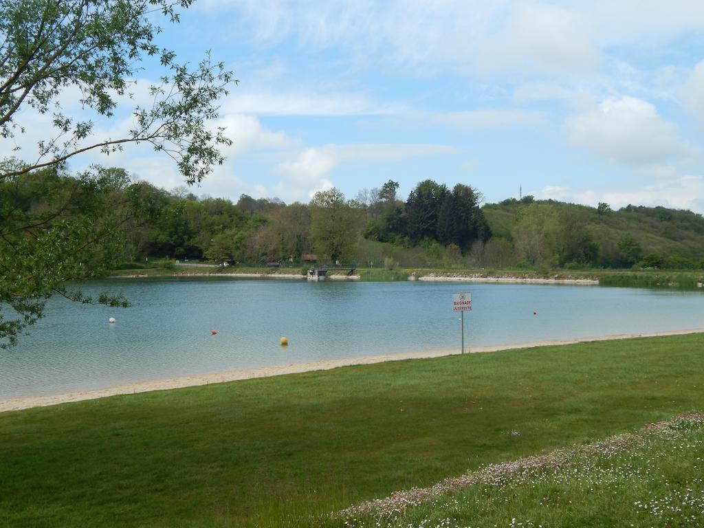 Camping Du Moulin Hotel Meyrieu-les-Etangs ภายนอก รูปภาพ