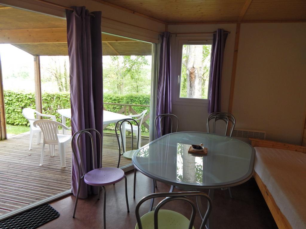 Camping Du Moulin Hotel Meyrieu-les-Etangs ห้อง รูปภาพ